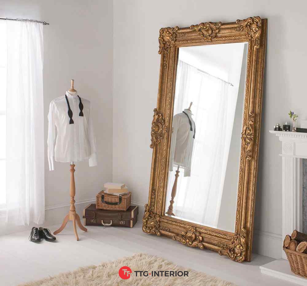 Tạo điểm nhấn cho phòng ngủ với gương đồng cỡ lớn và cọc gỗ treo quần áo