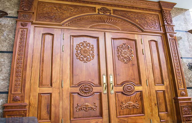 Phào cửa gỗ mang phong cách cổ điển