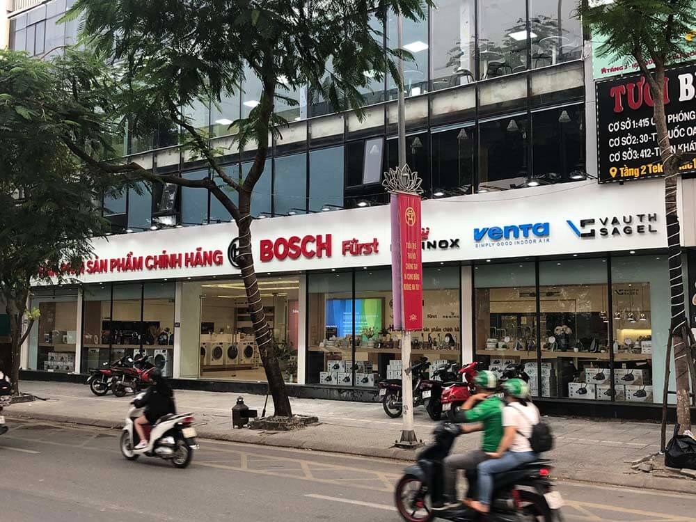 thi cong showroom bosch cao cap 13